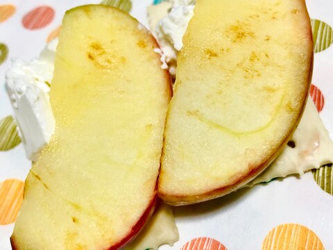長野県産りんごとカッテージチーズのクラッカー